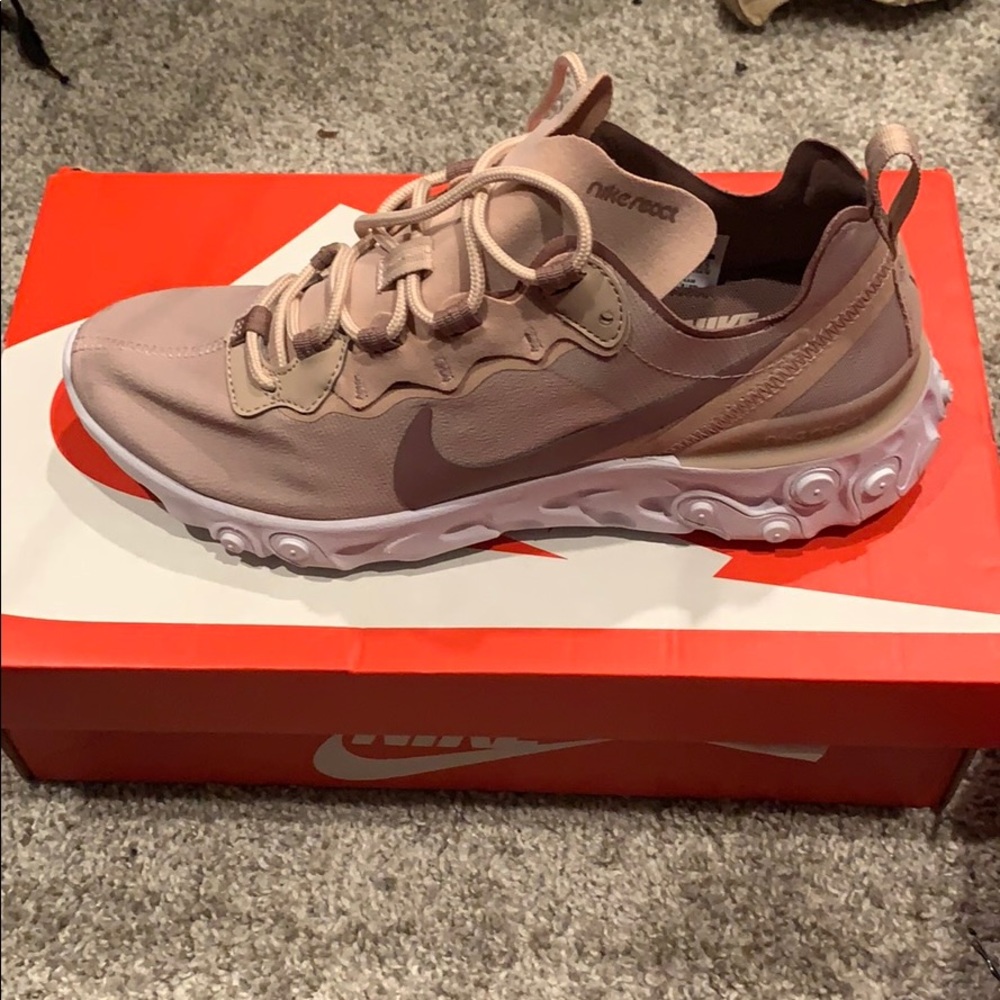 New NIKE REACT ELEMENTS 55